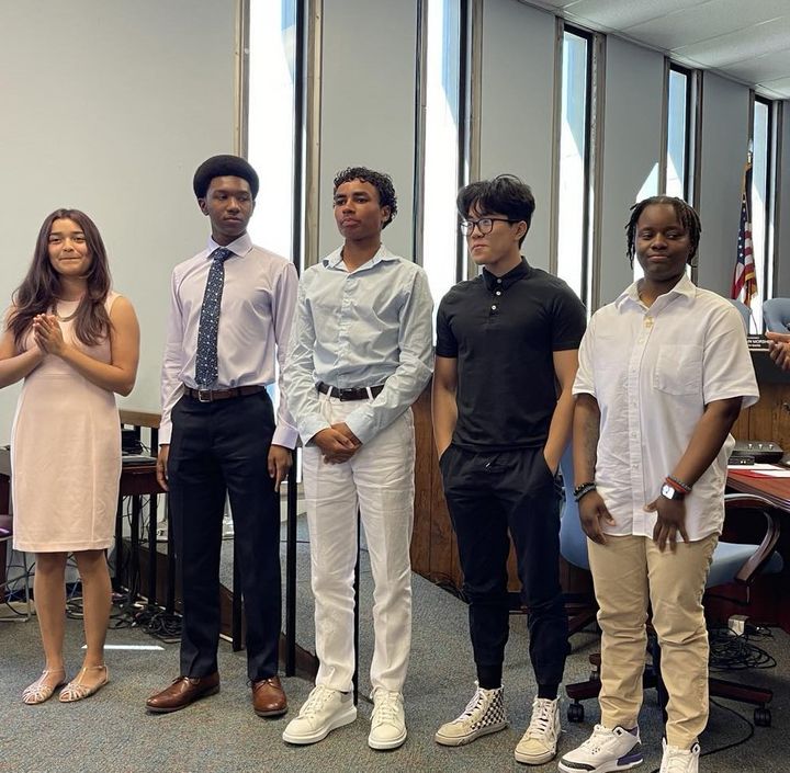 (From Left to Right) Melanie Hernandez Di Domenico, Evan Johnson, William Harris, Tim Tran and Makiyah Coppin, discuss what t